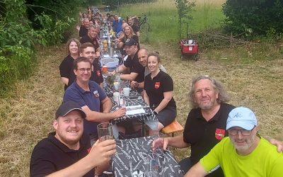 Ein Fest voller Gemeinschaft: Ökumenischer Gottesdienst & Dorftafel